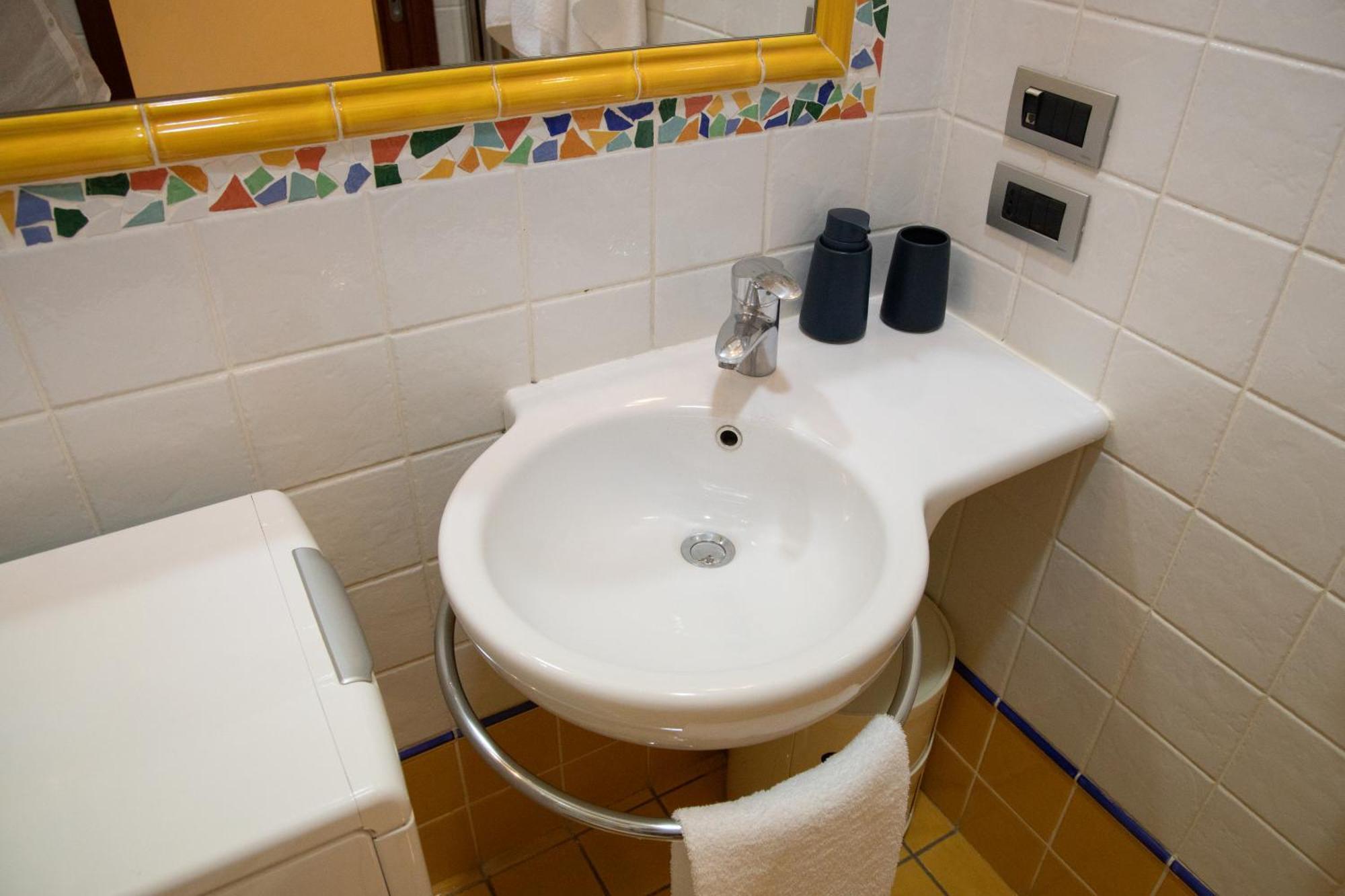 Holiday House Sabina Napoli Bagian luar foto