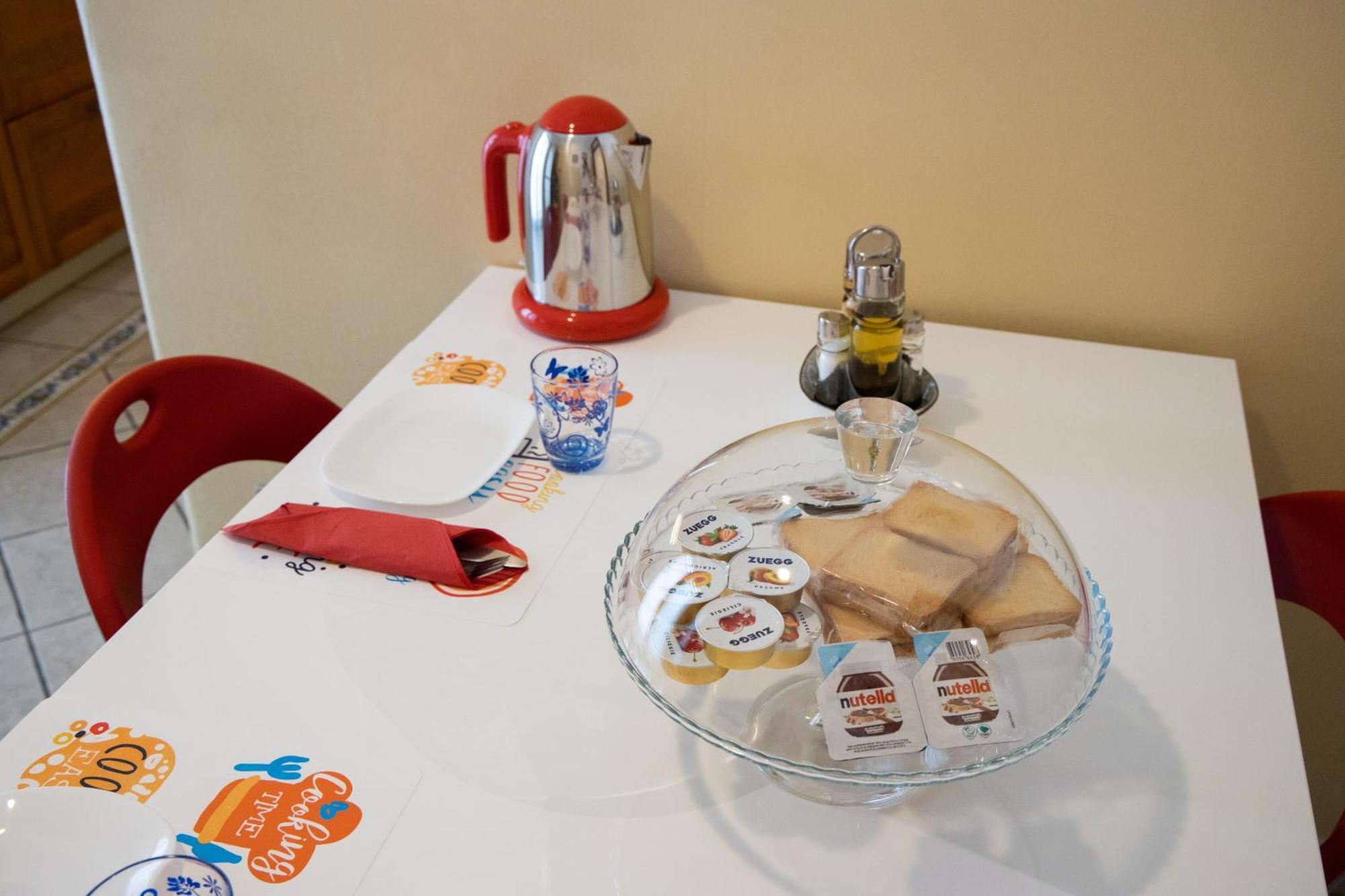 Holiday House Sabina Napoli Bagian luar foto
