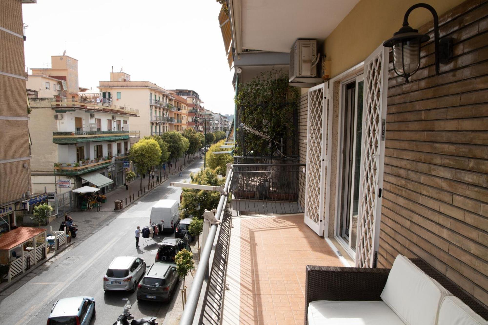 Holiday House Sabina Napoli Bagian luar foto