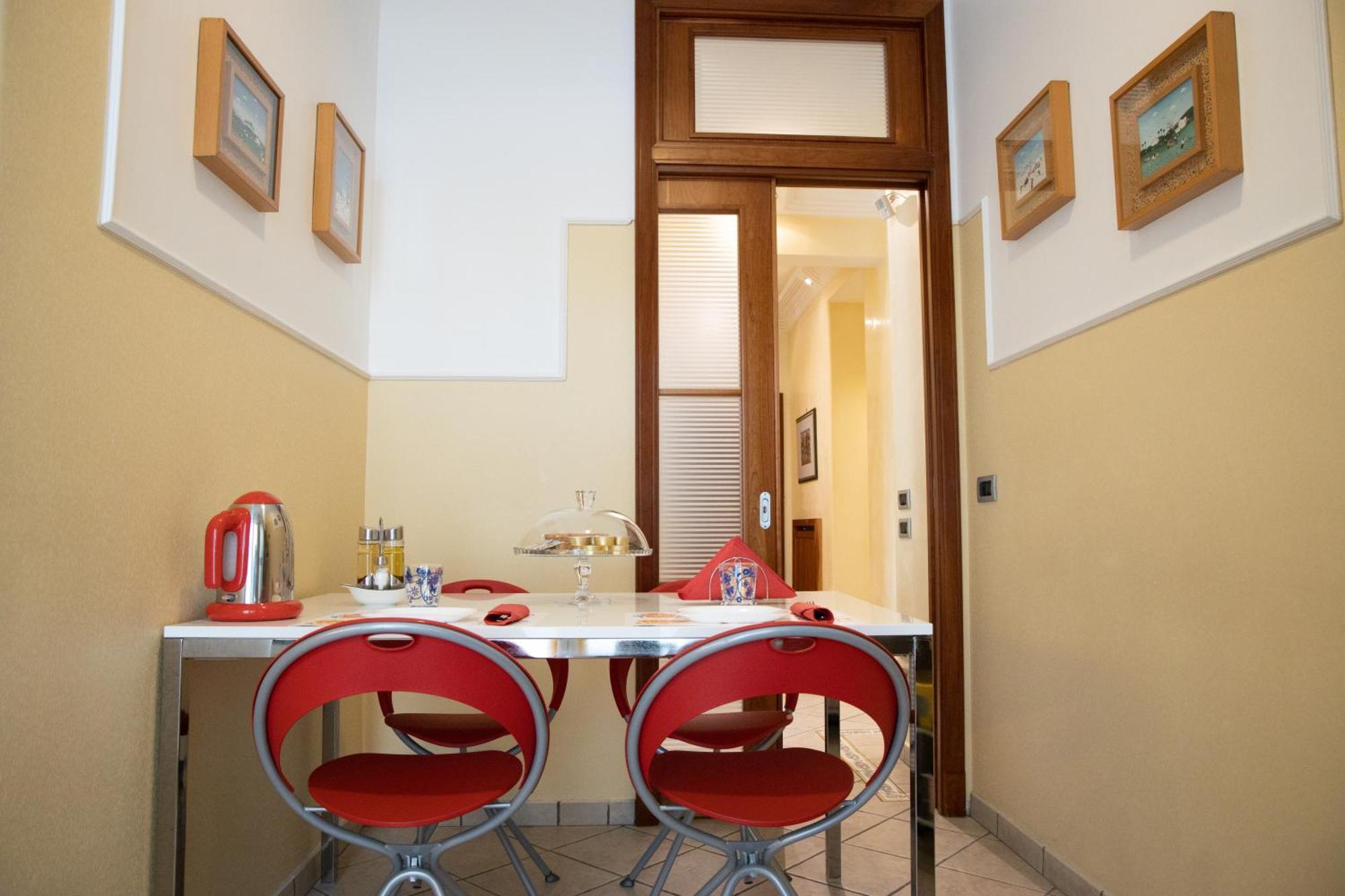 Holiday House Sabina Napoli Bagian luar foto
