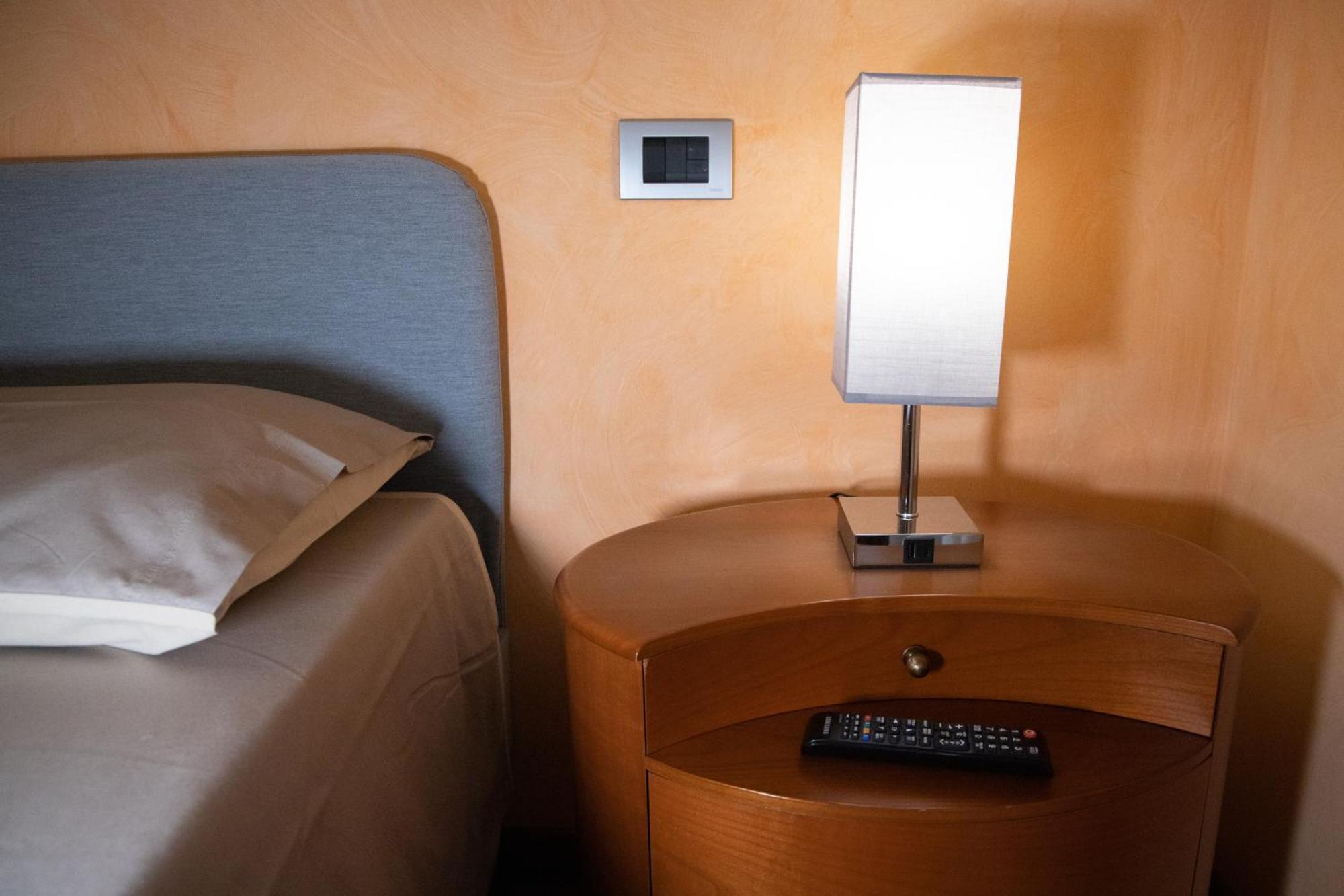 Holiday House Sabina Napoli Bagian luar foto
