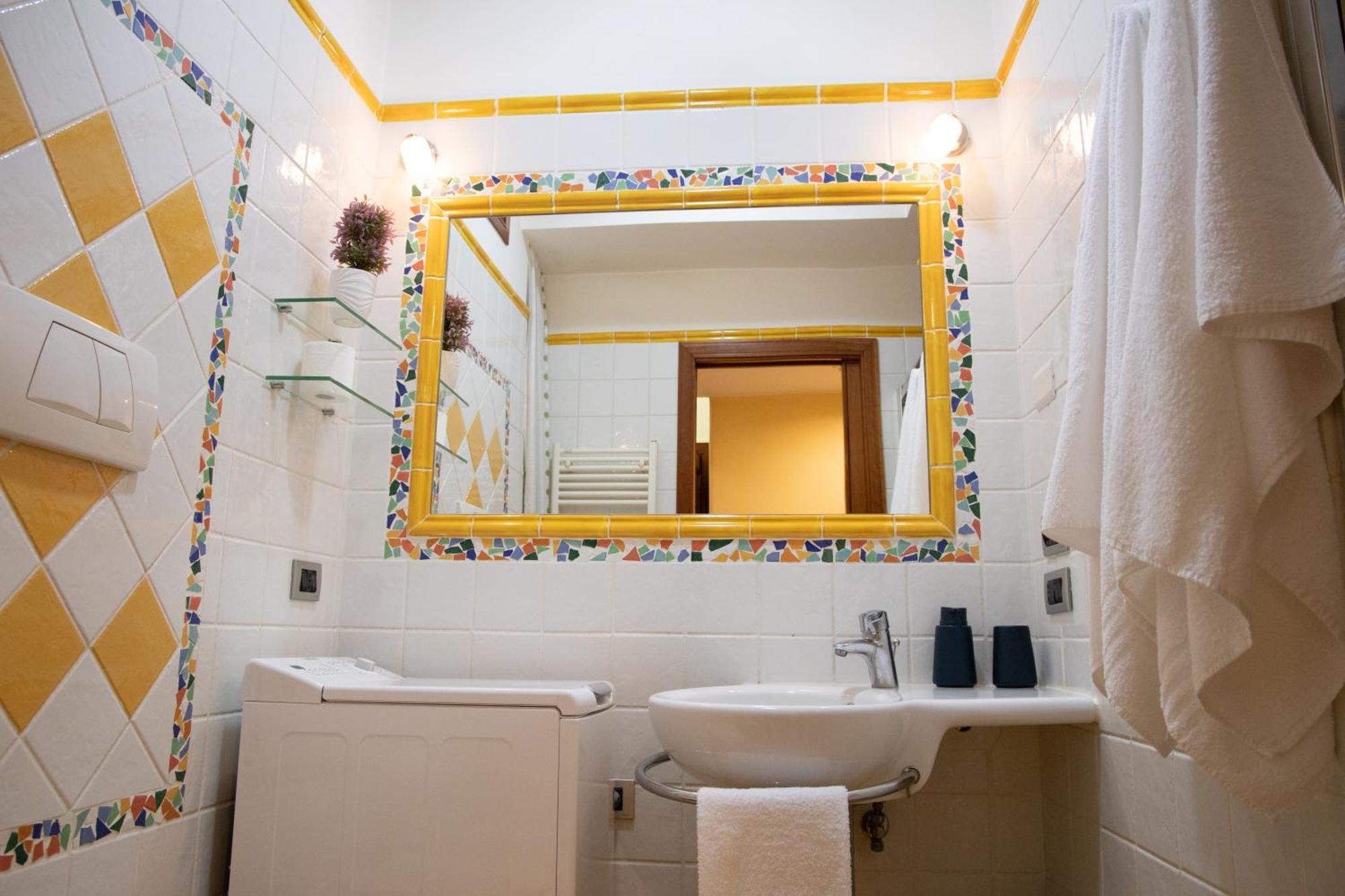 Holiday House Sabina Napoli Bagian luar foto